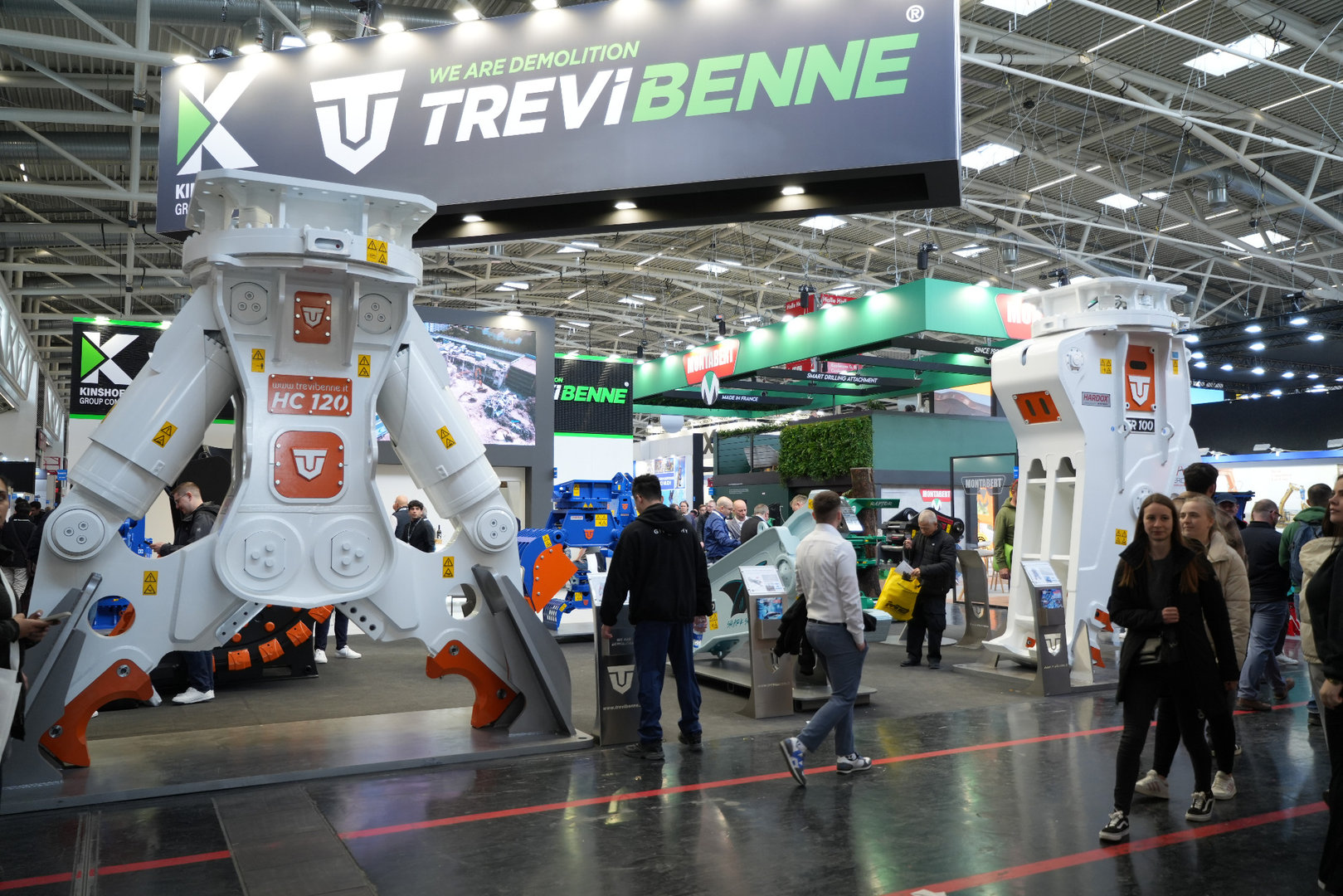 Trevi Benne SpA prsente la nouvelle cisaille CS 30 Shark Shear au salon Bauma