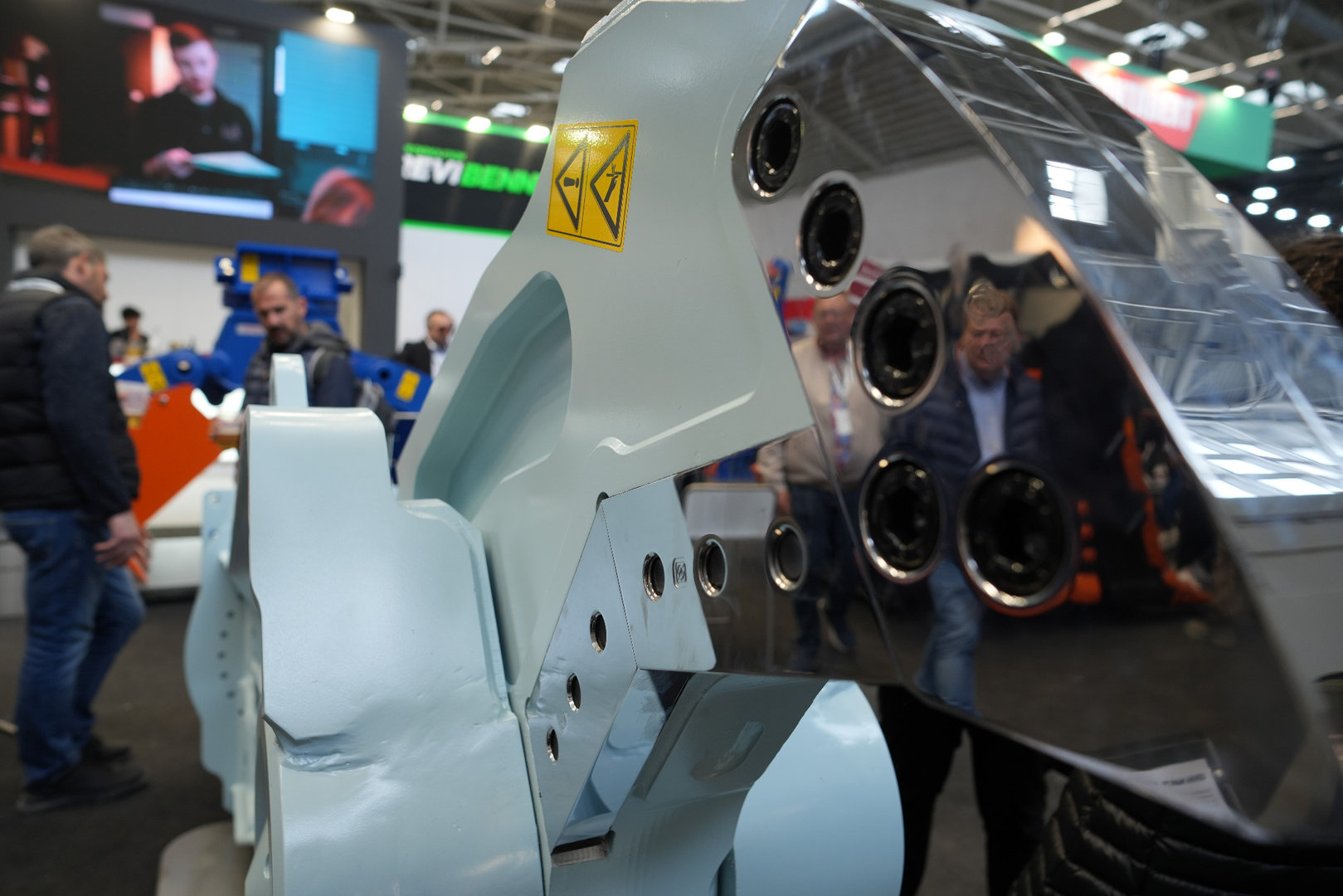 Trevi Benne SpA prsente la nouvelle cisaille CS 30 Shark Shear au salon Bauma